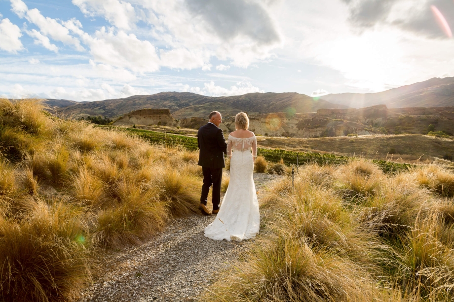 Central-otago-mt-difficulty-wedding-Stagebox-Photography